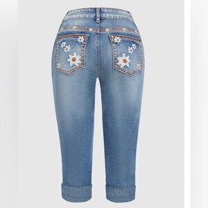 Flamingals Women’s Embroidered Mid Rise Button Fly Cropped Jeans Size M New NWT